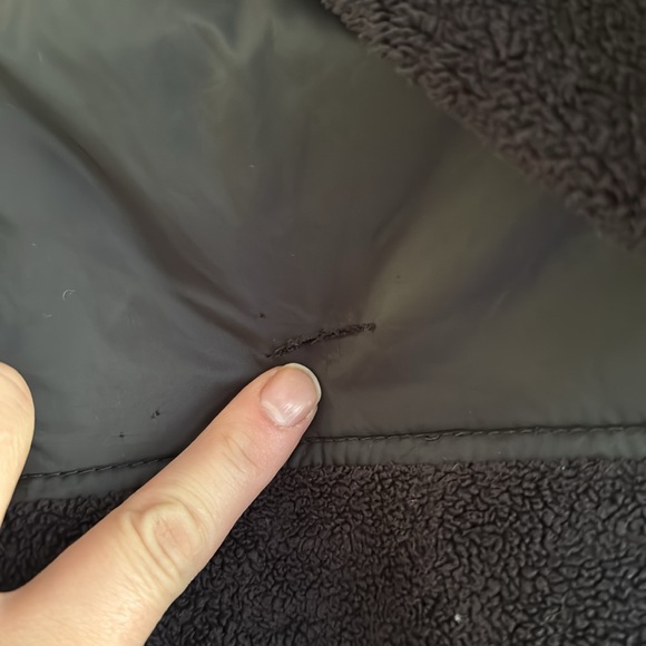 Used girls North Face jacket - Picture 3 of 4